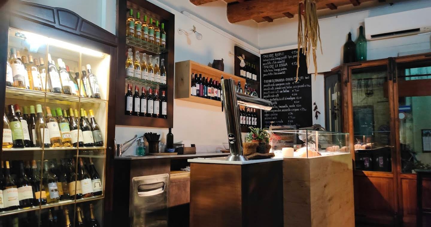 Bancone e selezione vini